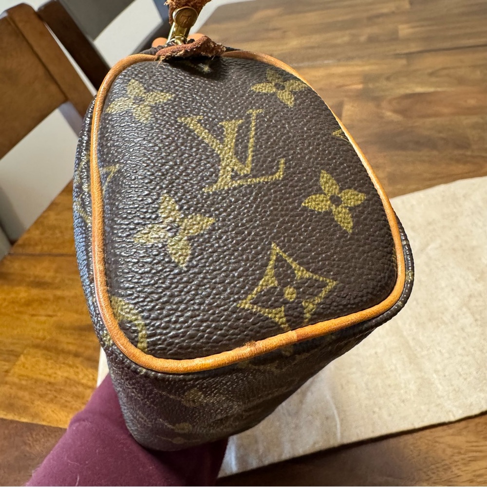 Louis Vuitton Mini Speedy Bag - Picture 12 of 16